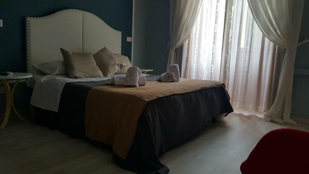 Magnolia Hotel วัลมนโตเน ภายนอก รูปภาพ